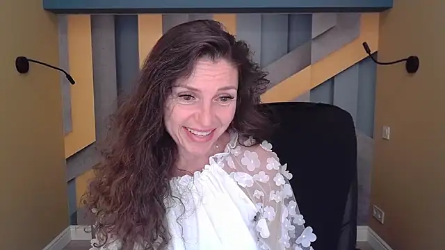 EllaLong online show from 09/16/25, 11:33