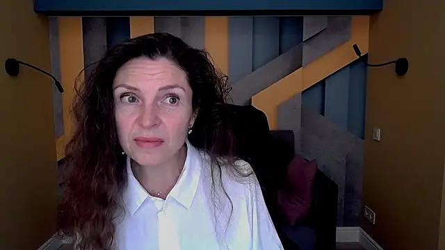 EllaLong online show from 10/14/25, 11:33