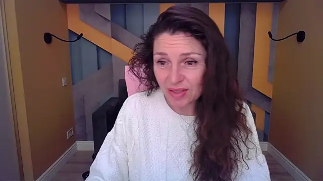 EllaLong online show from 02/08/26, 12:30