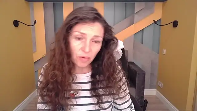 EllaLong online show from 04/12/26, 11:37