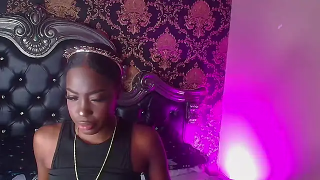 Snapshot of NaiaGils chatting on 02/08/25, 01:11 NaiaGils online show from 02/08/25, 01:11