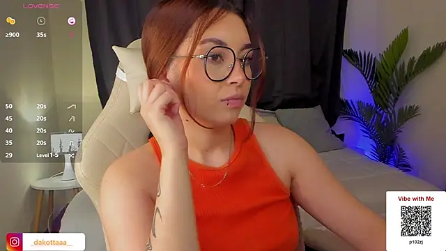 dakottaa  online show from 02/01/25, 03:19