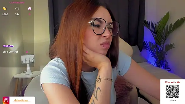 dakottaa  online show from 02/19/25, 02:12