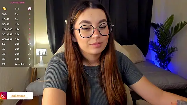 dakottaa  online show from 09/22/25, 11:07