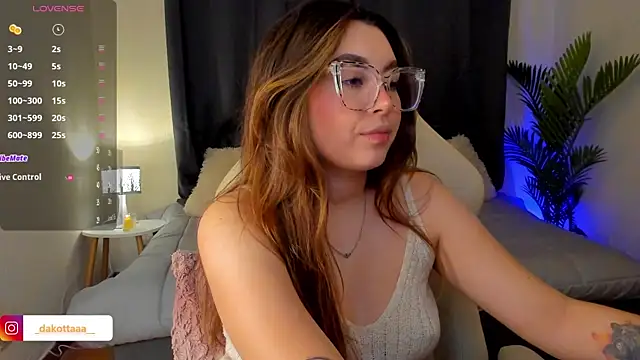 dakottaa  online show from 10/29/25, 11:39