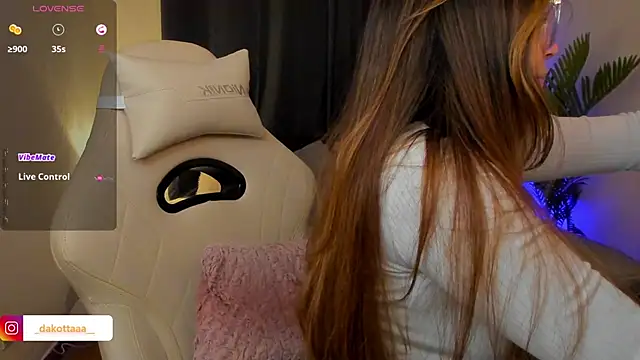 Snapshot of dakottaa_ chatting on 01/16/26, 11:31 dakottaa online show from 01/16/26, 11:31