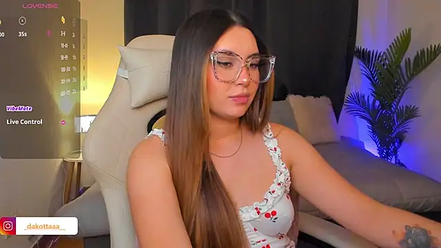 Snapshot of dakottaa_ chatting on 02/15/26, 12:29 dakottaa online show from 02/15/26, 12:29