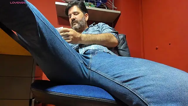 Maxi TheBigDaddy online show from 03/10/25, 01:43