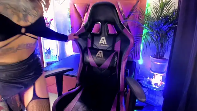 Megan inked online show from 01/04/25, 05:58