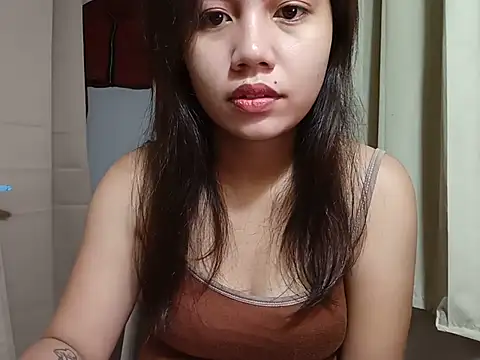 Snapshot of sweet_goldenAngel chatting on 07/19/26, 10:24 sweet goldenAngel online show from 07/19/26, 10:24