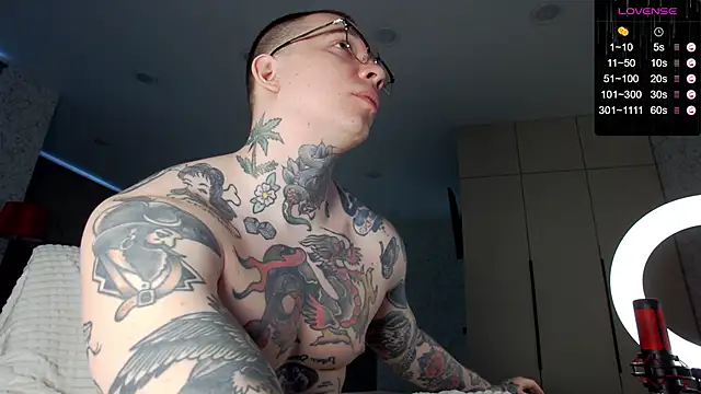 Snapshot of Tommy_cat chatting on 03/05/25, 04:56 Tommy cat online show from 03/05/25, 04:56