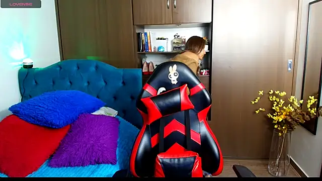 valeria teiku online show from 10/11/25, 02:33