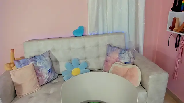 tinysara online show from 02/28/25, 04:42