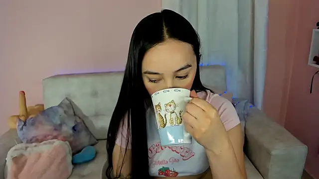 tinysara online show from 03/01/25, 04:33