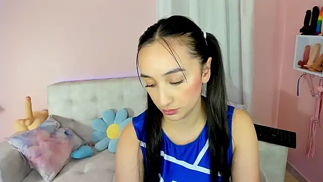 tinysara online show from 03/01/25, 10:42