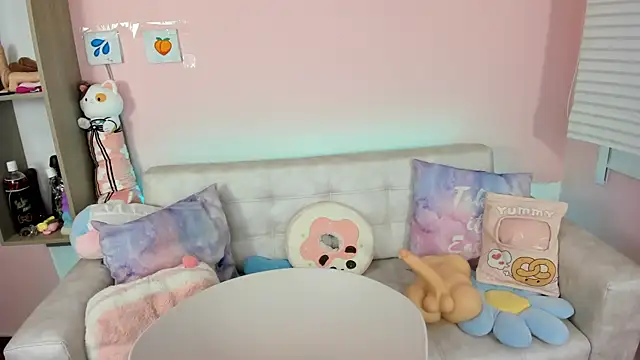 tinysara online show from 09/22/25, 04:20