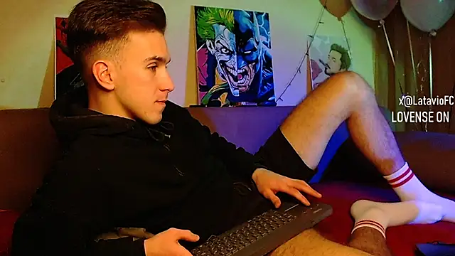 Snapshot of Midnighter_ chatting on 12/07/24, 02:42 Midnighter  online show from 12/07/24, 02:42