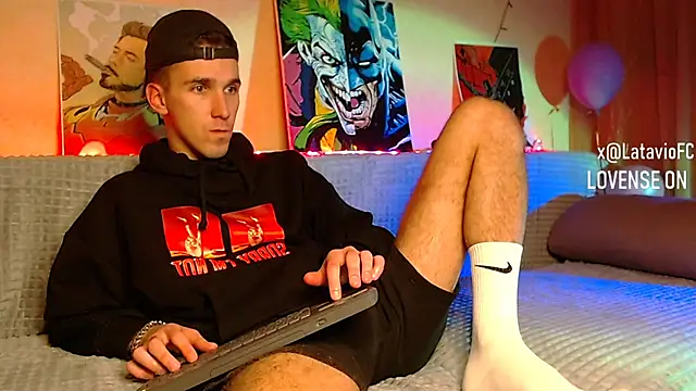 Snapshot of Midnighter_ chatting on 01/14/25, 05:40 Midnighter  online show from 01/14/25, 05:40