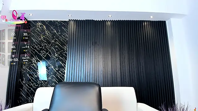 charlottewhitte online show from 10/18/25, 12:28