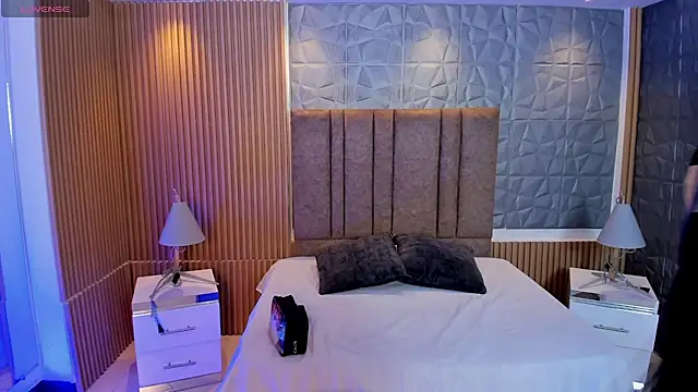 charlottewhitte online show from 02/11/26, 11:04