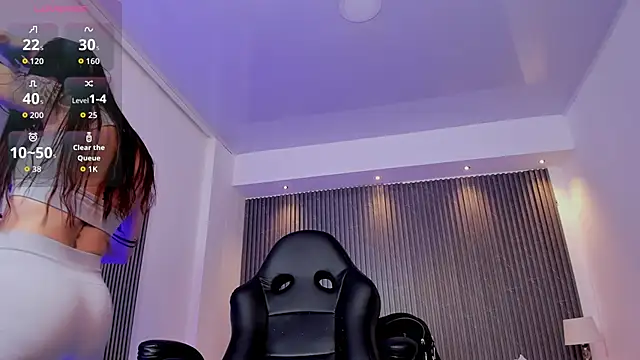 charlottewhitte online show from 04/23/26, 11:53