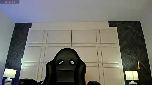 charlottewhitte online show from 07/27/26, 10:55