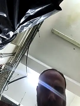 Snapshot of mustican422 chatting on 10/04/25, 01:09 mustican422 online show from 10/04/25, 01:09