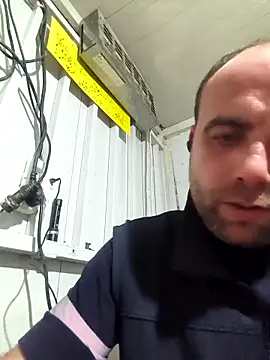 Snapshot of mustican422 chatting on 10/12/25, 03:33 mustican422 online show from 10/12/25, 03:33