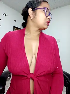 Snapshot of chalohott chatting on 09/09/25, 10:59 chalohott online show from 09/09/25, 10:59