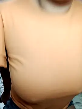 Snapshot of chalohott chatting on 09/10/25, 10:37 chalohott online show from 09/10/25, 10:37