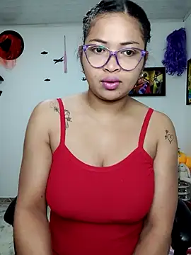 Snapshot of chalohott chatting on 11/11/25, 09:20 chalohott online show from 11/11/25, 09:20