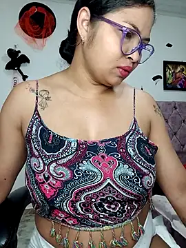 Snapshot of chalohott chatting on 11/24/25, 09:53 chalohott online show from 11/24/25, 09:53