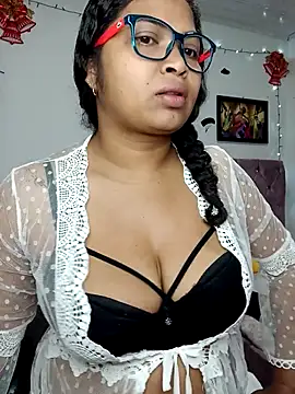 Snapshot of chalohott chatting on 12/17/25, 12:27 chalohott online show from 12/17/25, 12:27