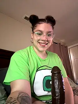 Snapshot of QueenNuttCollector chatting on 11/12/25, 03:34 QueenNuttCollector online show from 11/12/25, 03:34