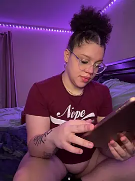 QueenNuttCollector online show from 02/22/26, 11:20