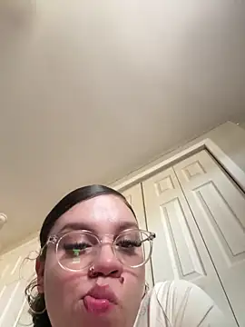 QueenNuttCollector online show from 03/22/26, 06:22