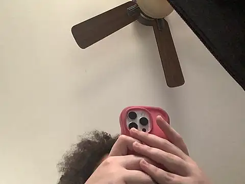 QueenNuttCollector online show from 04/15/26, 08:53