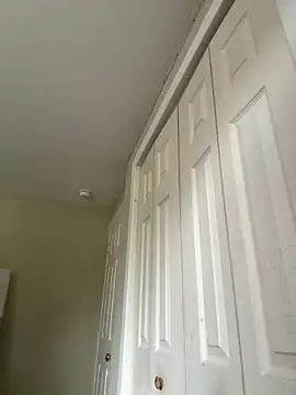 QueenNuttCollector online show from 04/22/26, 04:41