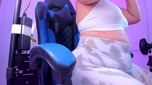 izaro22 online show from 01/14/26, 12:44