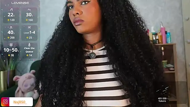 HOTBLACKANDWHITE2 online show from 12/22/25, 03:14