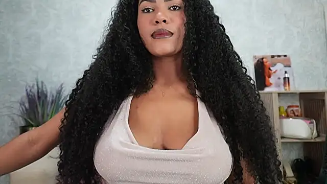 HOTBLACKANDWHITE2 online show from 04/23/26, 04:03