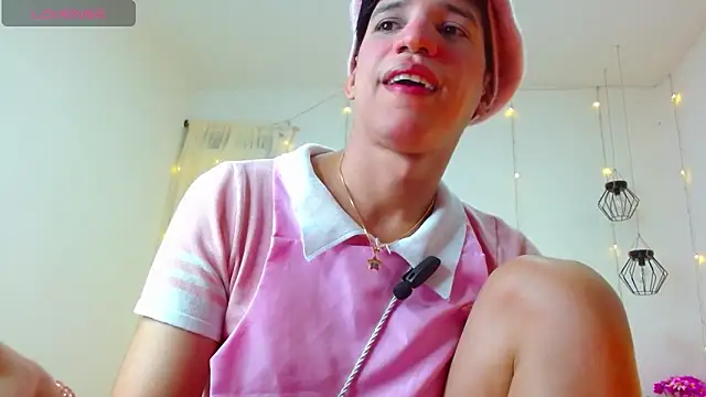 Ariel Femboy  online show from 02/07/25, 12:20