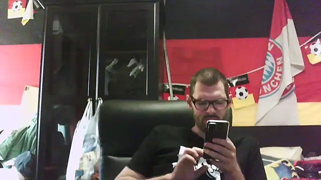 Die-geile-Sau online show from 11/19/25, 01:11