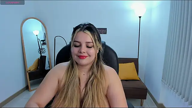 camiilaa1 online show from 01/19/25, 05:37