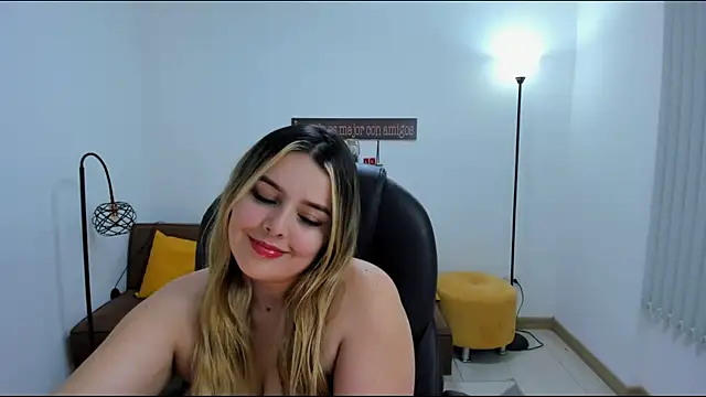 camiilaa1 online show from 02/14/25, 12:09