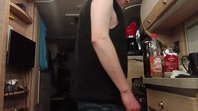 Snapshot of Ebinator666 chatting on 11/30/25, 01:20 Ebinator666 online show from 11/30/25, 01:20