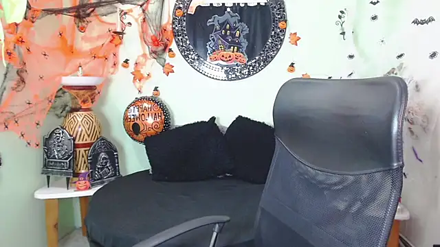 Sofia Franco  online show from 10/22/25, 07:13
