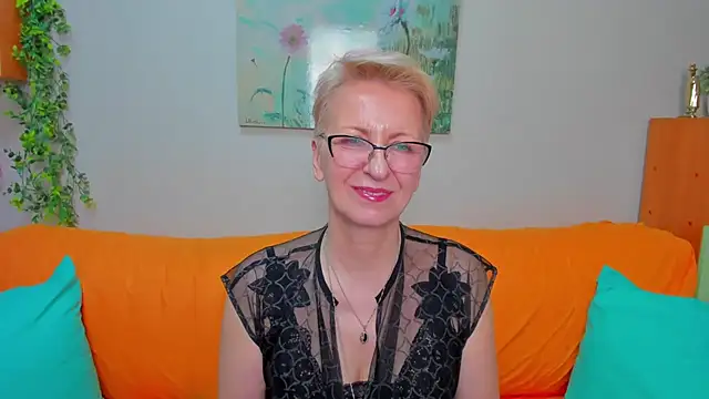 iamyourdream89 online show from 04/21/26, 11:07