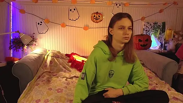 Frank Fraer online show from 10/19/25, 03:45