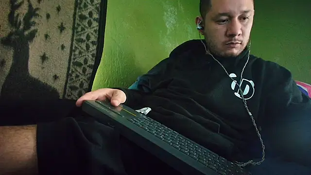 sweet cock28 online show from 02/02/25, 02:56